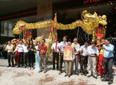 HOANG QUAN GROUP JUBILENTLY OPENS THE BEGINNING OF BINH THAN 2016