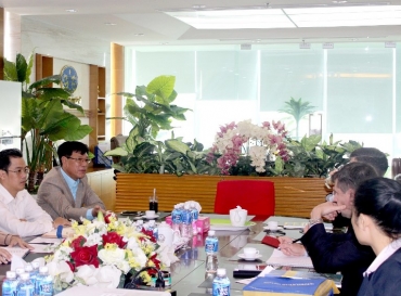 HOANG QUAN GROUP HAVE THE MEETING WITH ALLIANCE BERNSTEIN GLOBAL (USA